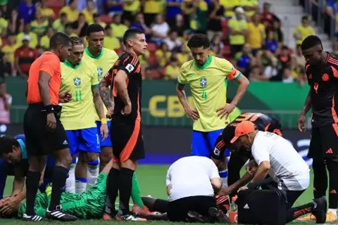 "اشتباه في ارتجاج بالمخ".. طبيب البرازيل يكشف تفاصيل إصابة أليسون بيكر 